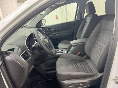 Used 2024 Chevrolet Equinox LT w/ LPO, Floor Liner Package FWD image 18