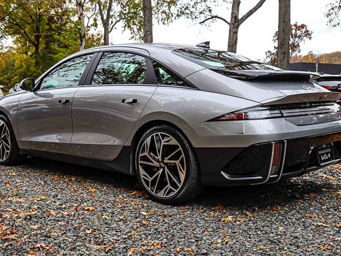 Used 2023 Hyundai Ioniq 6 SEL image 4