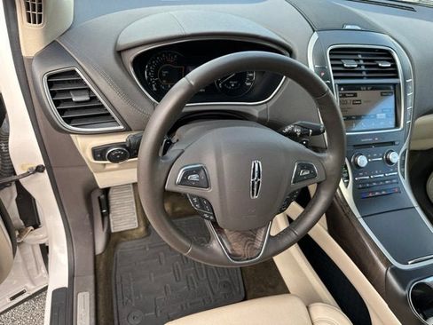 Used 2016 Lincoln MKX Reserve w/ Luxury Package AWD/4WD image 16