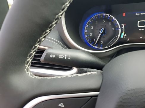 New 2026 Chrysler Pacifica Select FWD image 34