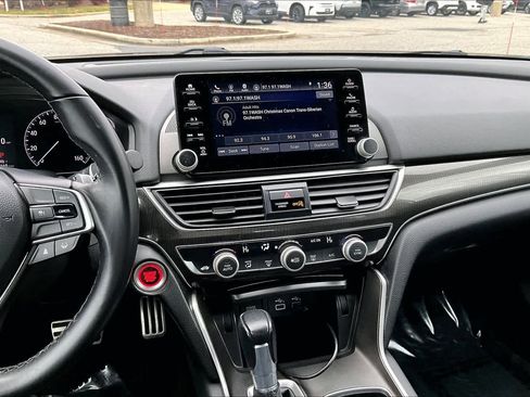 Used 2021 Honda Accord Sport image 6