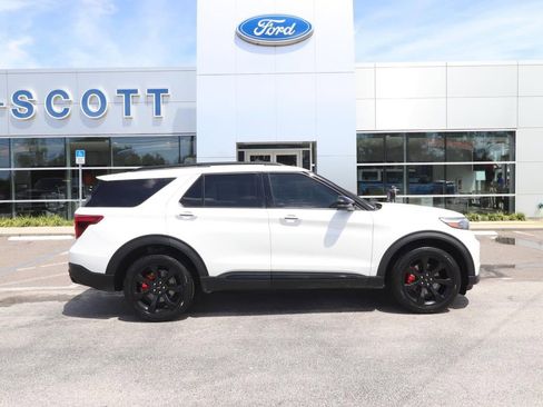 Certified 2023 Ford Explorer ST w/ Equipment Group 401A AWD/4WD image 17