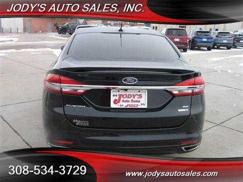 Used 2018 Ford Fusion SE w/ Equipment Group 201A image 30