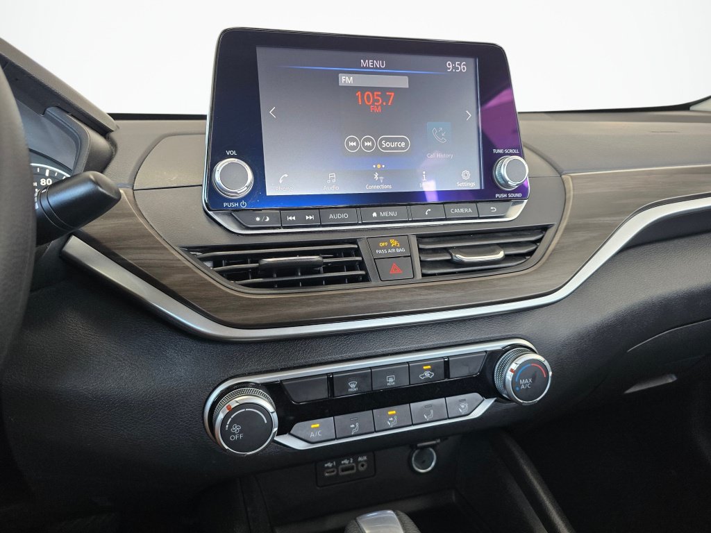 Used 2025 Nissan Altima 2.5 SV FWD image 24