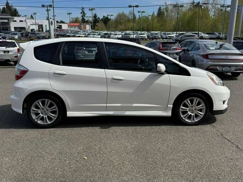 Used 2011 Honda Fit Sport image 3