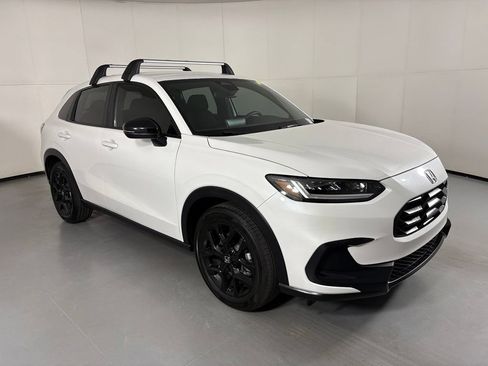 Used 2025 Honda HR-V Sport image 2