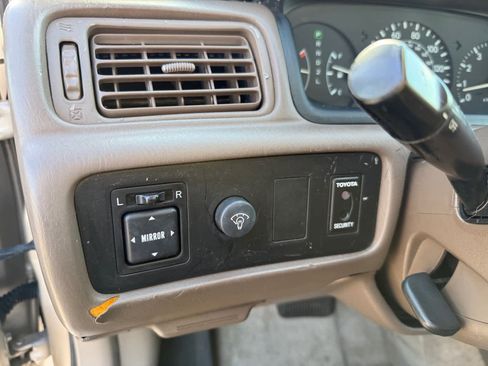 Used 1997 Toyota Camry LE image 18