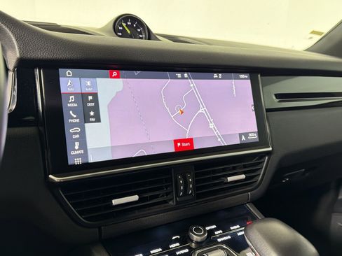 Used 2019 Porsche Cayenne E-Hybrid AWD/4WD image 25