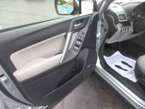 Used 2018 Subaru Forester 2.5i Limited AWD/4WD image 14