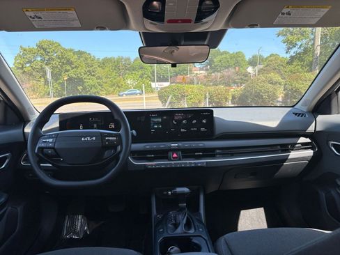 Used 2025 Kia K4 LXS FWD image 32