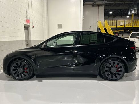 Used 2022 Tesla Model Y Performance image 2