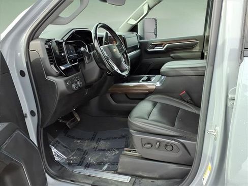 Used 2024 Chevrolet Silverado 2500 LT image 14