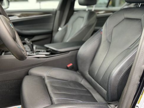 Used 2019 BMW 530i w/ M Sport Package RWD image 13