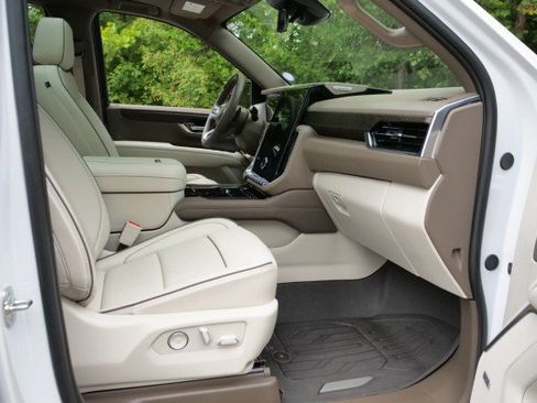 Used 2025 GMC Yukon Denali w/ Denali Reserve Package RWD image 51