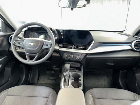 Certified 2025 Chevrolet Trax LS w/ LS Convenience Package image 26