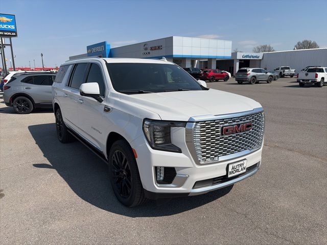 Used 2023 GMC Yukon XL Denali AWD/4WD image 8