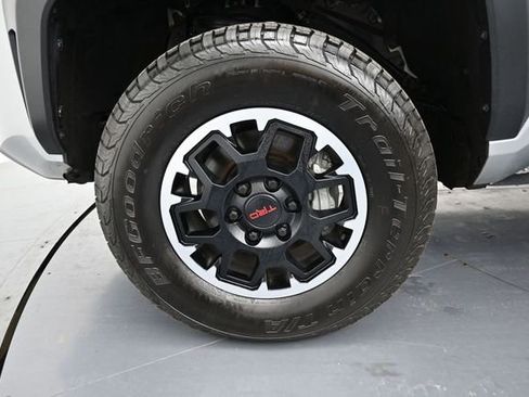 Used 2024 Toyota Tacoma TRD Off-Road AWD/4WD image 11