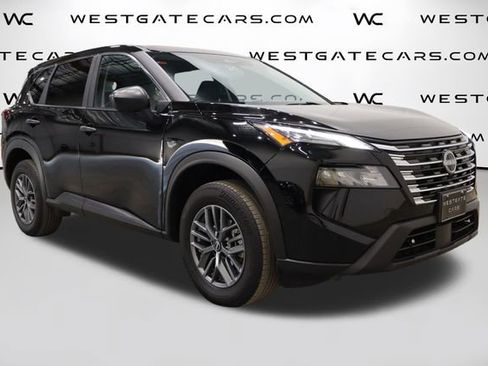 Used 2024 Nissan Rogue S FWD image 2