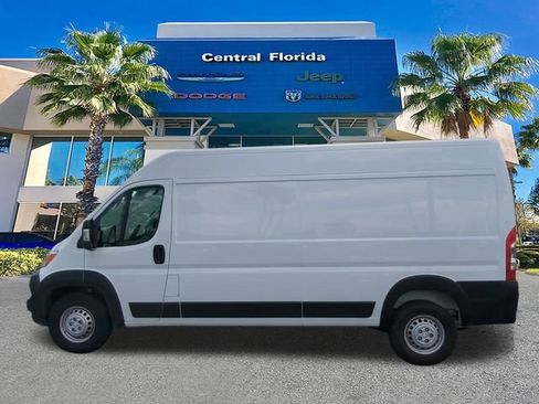 Used 2025 RAM ProMaster 2500 w/ Convenience Group FWD image 8
