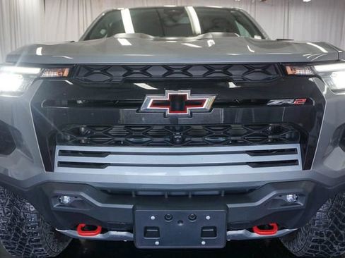 Used 2025 Chevrolet Colorado ZR2 w/ Technology Package AWD/4WD image 3