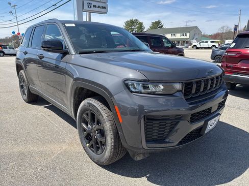 New 2026 Jeep Grand Cherokee Altitude AWD/4WD image 7