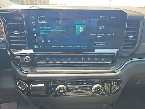 Used 2025 Chevrolet Silverado 2500 ZR2 w/ Technology Package AWD/4WD image 26