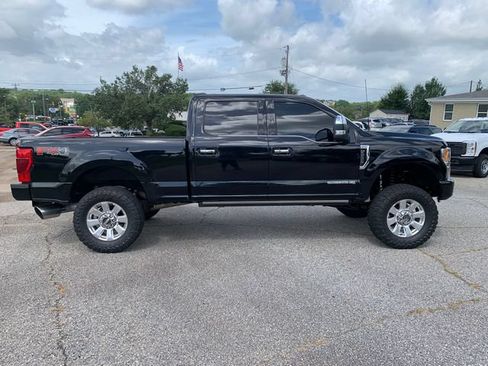 Used 2022 Ford F250 Platinum w/ FX4 Off-Road Package AWD/4WD image 4