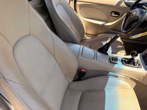 Used 2004 MAZDA MX-5 Miata LS RWD image 10