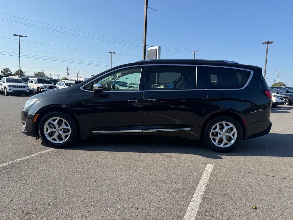 Used 2020 Chrysler Pacifica Limited FWD image 4