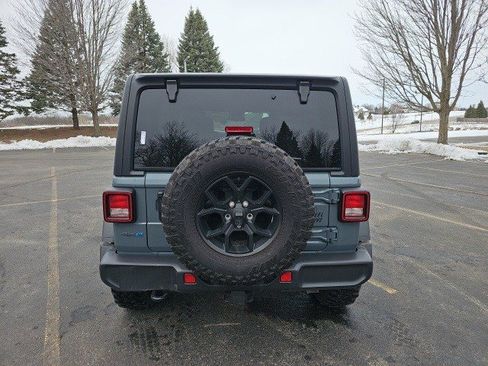 Used 2025 Jeep Wrangler Willys image 5