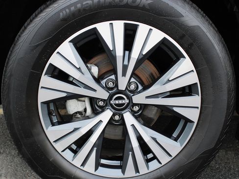 Certified 2022 Nissan Rogue SV image 10