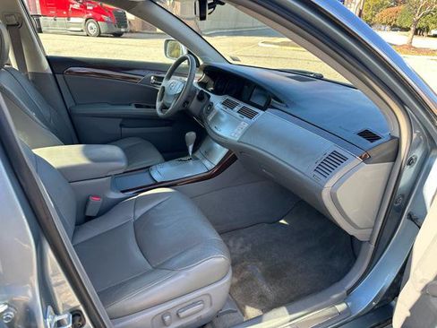 Used 2010 Toyota Avalon XLS image 20