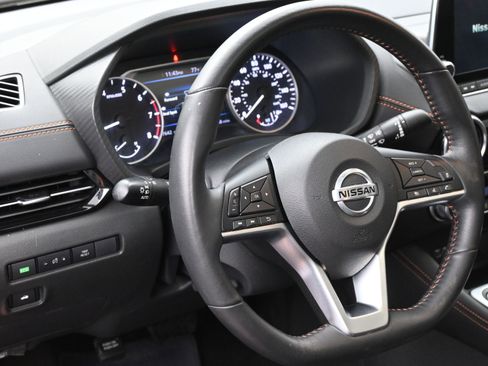 Used 2023 Nissan Sentra SR w/ SR Premium Package image 17