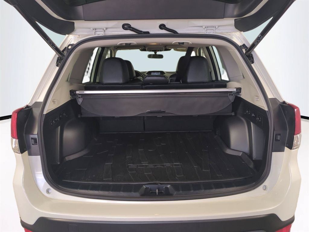 Used 2023 Subaru Forester Limited AWD/4WD image 14