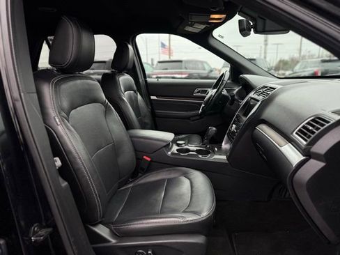 Used 2018 Ford Explorer Limited w/ Equipment Group 301A image 17