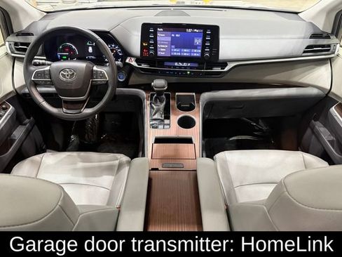 Used 2021 Toyota Sienna XLE image 27