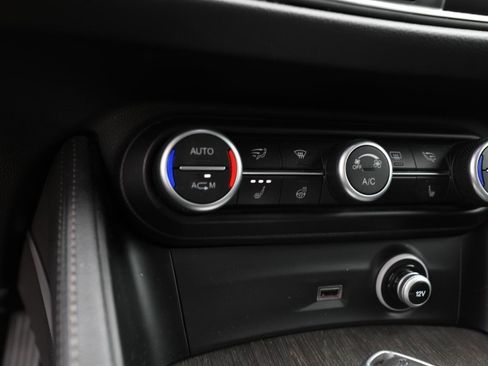 Used 2018 Alfa Romeo Stelvio Ti AWD/4WD image 21