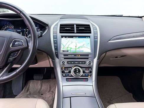 Used 2018 Lincoln MKZ Select w/ Select Plus Package FWD image 10
