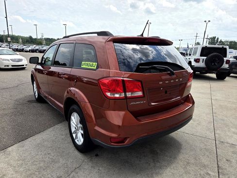 Used 2013 Dodge Journey SXT image 7