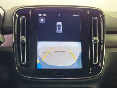 Certified 2023 Volvo C40 P8 Recharge Plus w/ Protection Package Premier AWD/4WD image 19