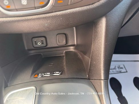 Used 2018 Chevrolet Equinox Premier FWD image 24