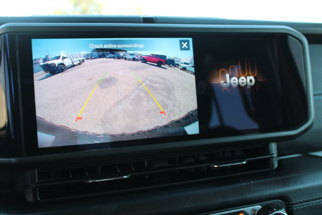 Used 2024 Jeep Wrangler Unlimited Rubicon 4xe AWD/4WD image 31