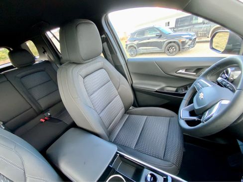 New 2026 Chevrolet Equinox LT w/ Safety and Technology Package image 31