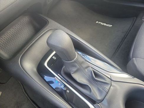 Certified 2025 Toyota Corolla LE image 27