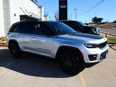 Used 2024 Jeep Grand Cherokee Trailhawk w/ Advanced Protech Group II image 6