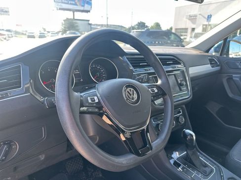 Used 2019 Volkswagen Tiguan S FWD image 9