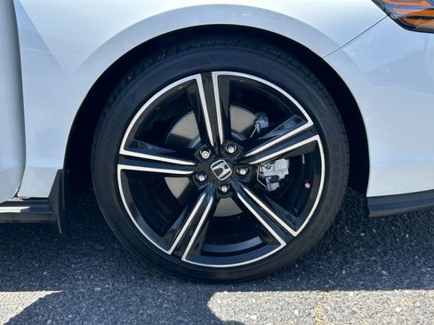 Used 2024 Honda Accord Sport image 7