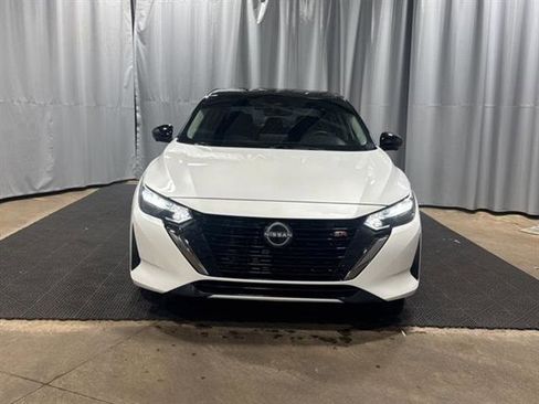 Used 2024 Nissan Sentra SR w/ SR Premium Package image 2