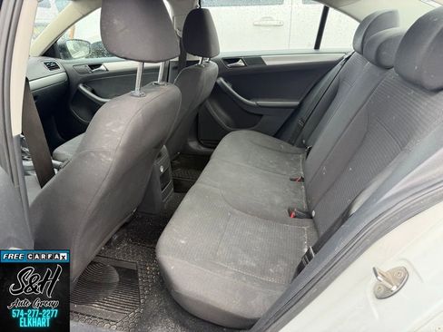 Used 2016 Volkswagen Jetta SE FWD image 4