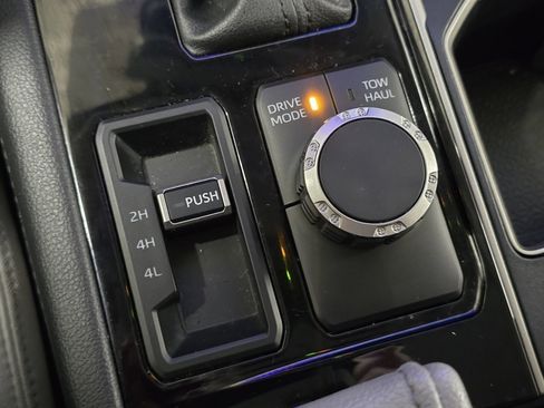 Used 2024 Toyota Tundra Limited image 6